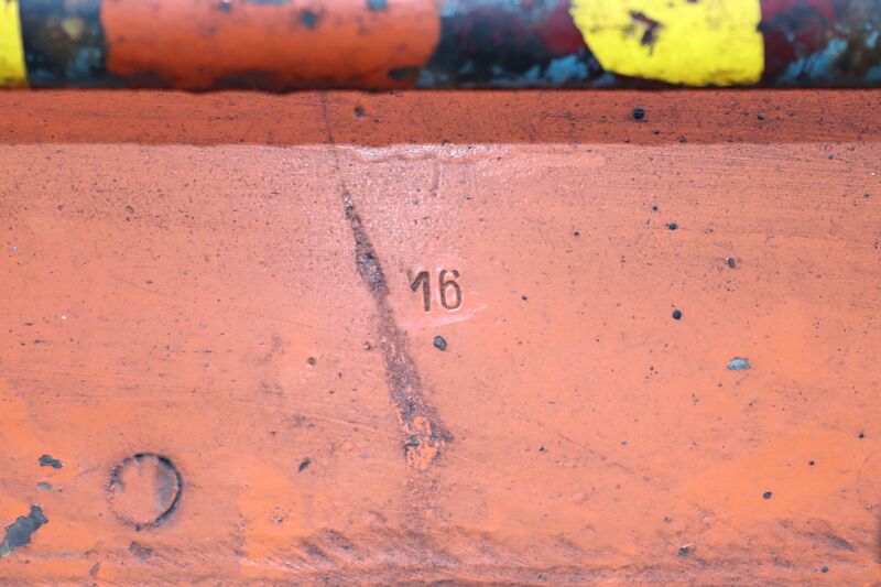 Plik:803D-16 - numer seryjny lokomotywy.jpeg