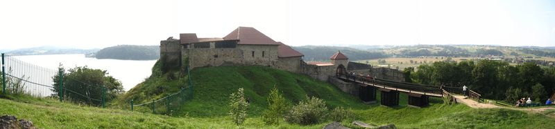 Plik:Dobczyce zamek panorama.jpg