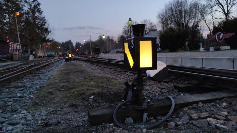 Plik:Stacja Rudy zwrotnik.jpg